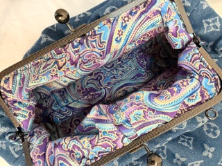 LV Fashion KissLock Demin Clutch